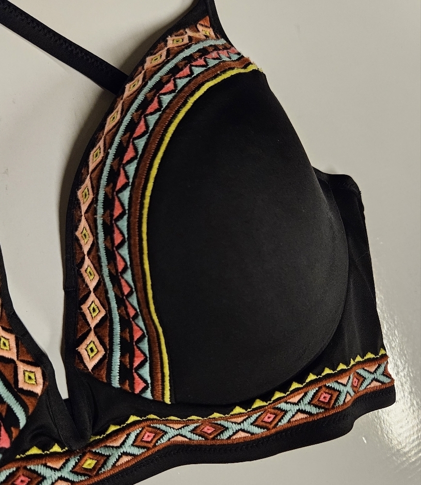 Shade & Shore Black  Aztec Western print  Embroidered Bikini Top size 34 D - Picture 3 of 9